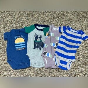 Boys, girls Set of Baby Onesies, Lot of 4, 9 month onesies, shirts, tops